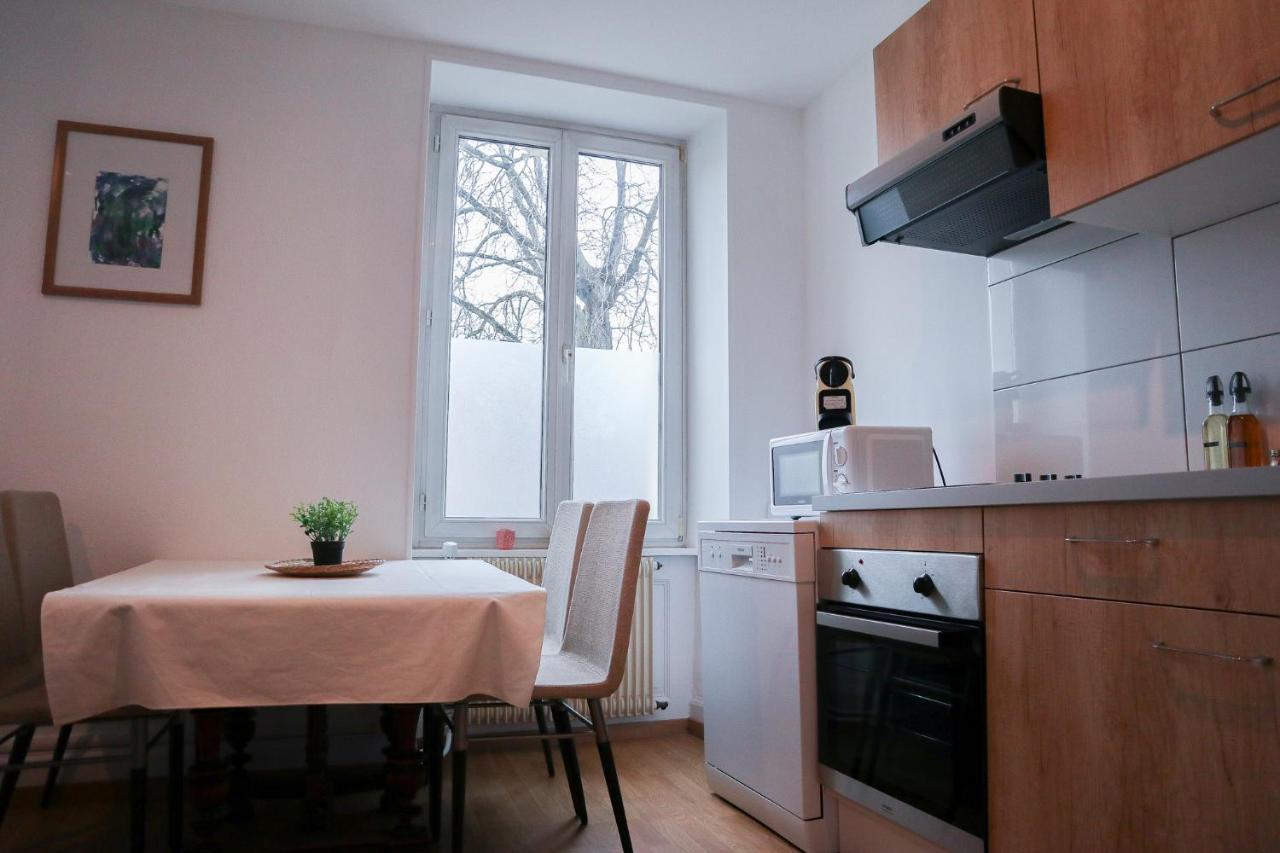 Apartment Entier, Proche Tram-train Et Commodites, Parking Gratuit